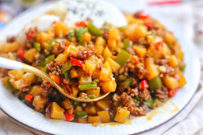土豆肉末盖饭