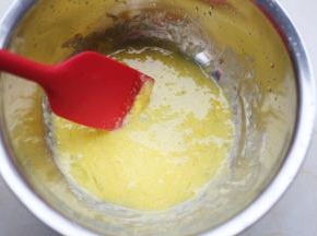 放大盆中拌匀稍微加热。