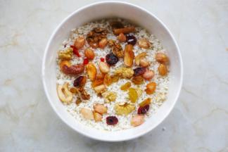 再撒一层坚果。