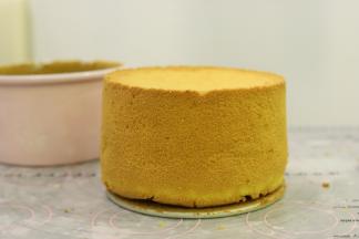 手工或者借助脱模刀脱模。