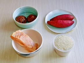 准备食材，量可以根据个人胃口增减，香菇提前冷水泡好。