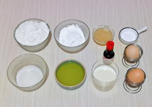 准备所食材并称重。