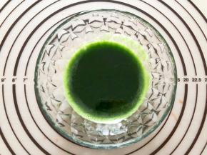 这是过筛好后的菠菜汁