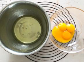 蛋白和蛋清分离，蛋白盆中应无油无水无蛋黄