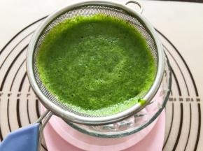 过筛50克菠菜汁