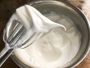 继续高速打发至有弯钩状态