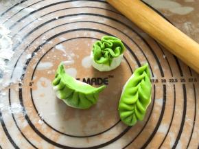 包了三种样式，放入蒸锅中蒸熟即可