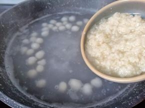 加入酒酿【喜欢酒酿的可以多加一点】