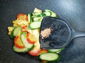 放原味鲜翻炒均匀出锅。