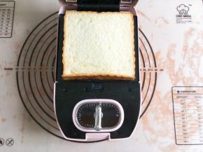 再放上一片吐司