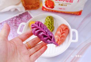 蒸出来一点点变色不重要，味道好吃