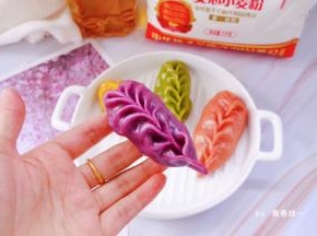 蒸出来一点点变色不重要，味道好吃
