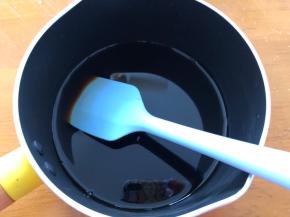 80克红糖➕260克清水混合加热，使红糖完全融化