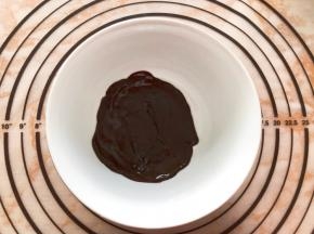 黑巧克力隔热水融化