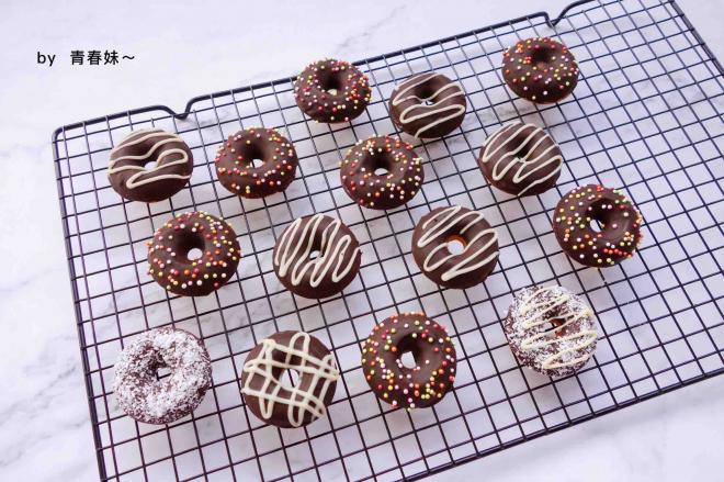 巧克力甜甜圈蛋糕