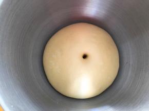 发酵至两倍大，戳洞不回缩即可