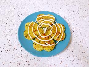 挤上蛋黄酱就可以开吃啦！