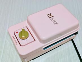 盖上机器盖子，将旋钮转到2分钟位置。2-3分钟都可以，时间可以自己掌握。