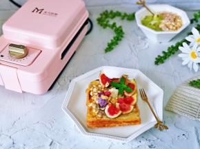 一台三明治机器给你带来每天不一样的早餐。