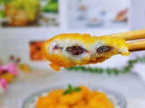 迫不及待的吃了一个，放心烫哈，小时候的味道。