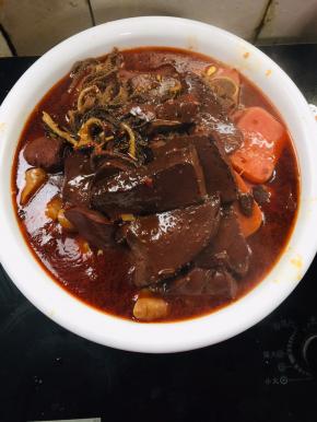 连汤汁儿一起倒入碗中！