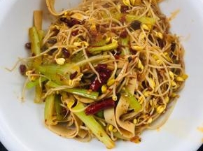 捞出放在碗里垫底！