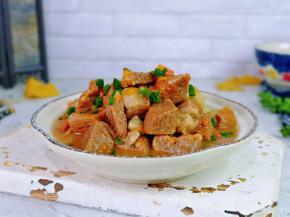 寒冷的冬天，来一锅牛腩呀！太赞了～