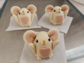 全部依次做好后放温暖处发酵至1.5倍大，水开后上锅蒸10分钟，关火闷2分钟