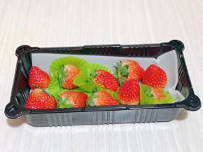 首先草莓一定要选新鲜，无烂无坏的。