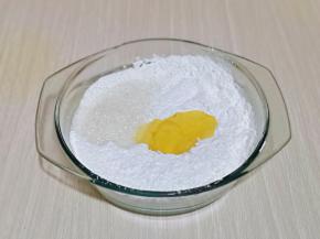 再加入白砂糖，玉米。