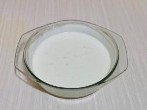 搅拌至糊状且无干粉即可。