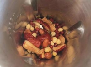 放入豆浆机中