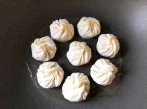 放入包子