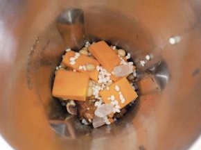 全部放入豆浆机中