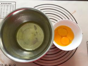蛋白和蛋黄分离，蛋白盆中应无油无水无蛋黄