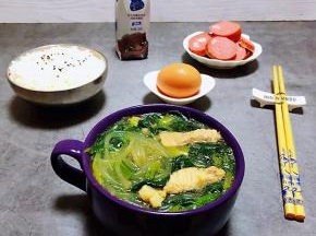 搭配一碗米饭、鸡蛋、香肠、酸奶就是标配的完美早餐