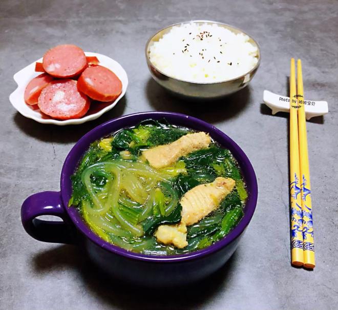 菠菜粉条鲜肉汤