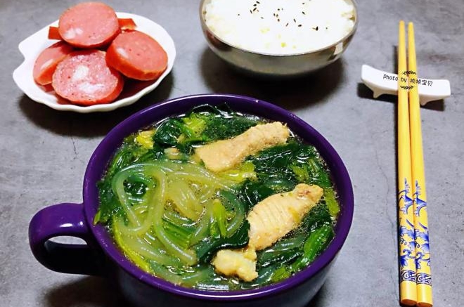 菠菜粉条鲜肉汤