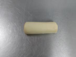 自上而下卷起，其余两个也同法卷好。