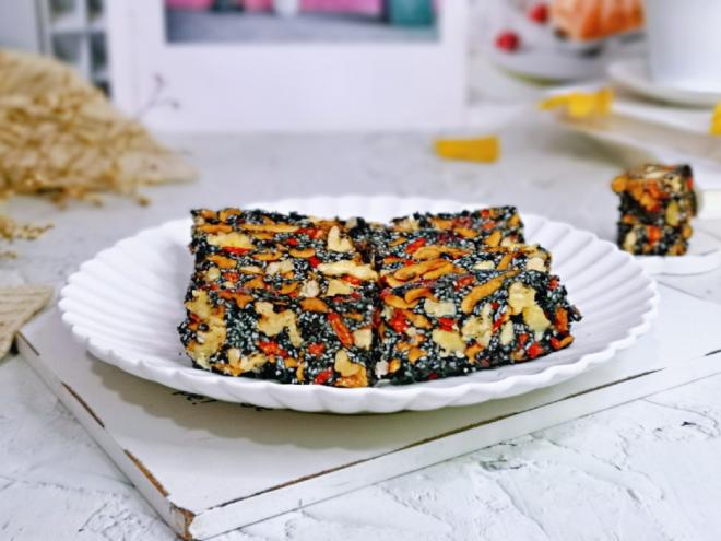 芝麻核桃养生糕