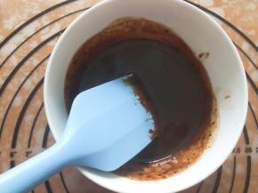 隔热水融化成液体