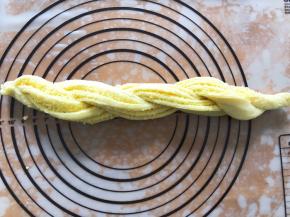 左右交替卷起来