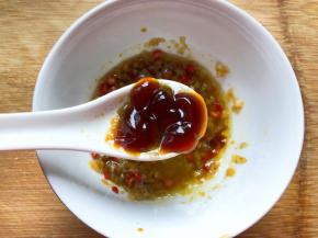 1勺蚝油搅拌均匀