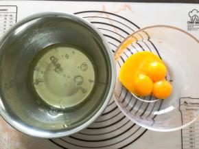 蛋白和蛋黄分离，蛋白盆中应无油无水无蛋黄