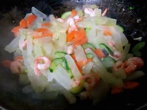 调味均匀大火勾芡即可出锅享用