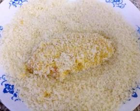 再均匀的裹上面包糠