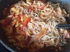 12 再放入浸泡在凉开水中的面条