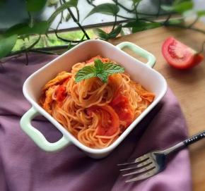 13 这样一盘，色泽诱人，好吃的意面就可以了