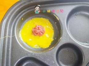 放入一勺牛肉末