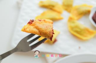 如果你选的猪肉，可以适当加入一点肥肉，会让饺子的口感变得更好